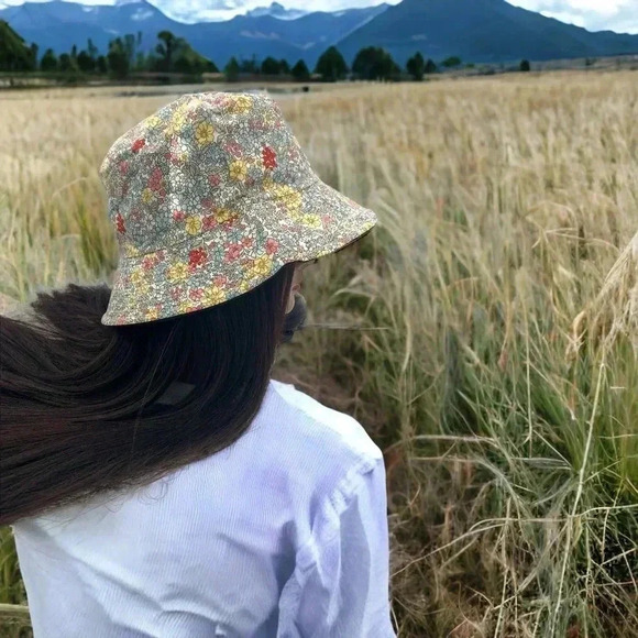 Boutique Multi-Colored Dainty Floral Print Fully Reversible Bucket Hat OSFM - Picture 3 of 6